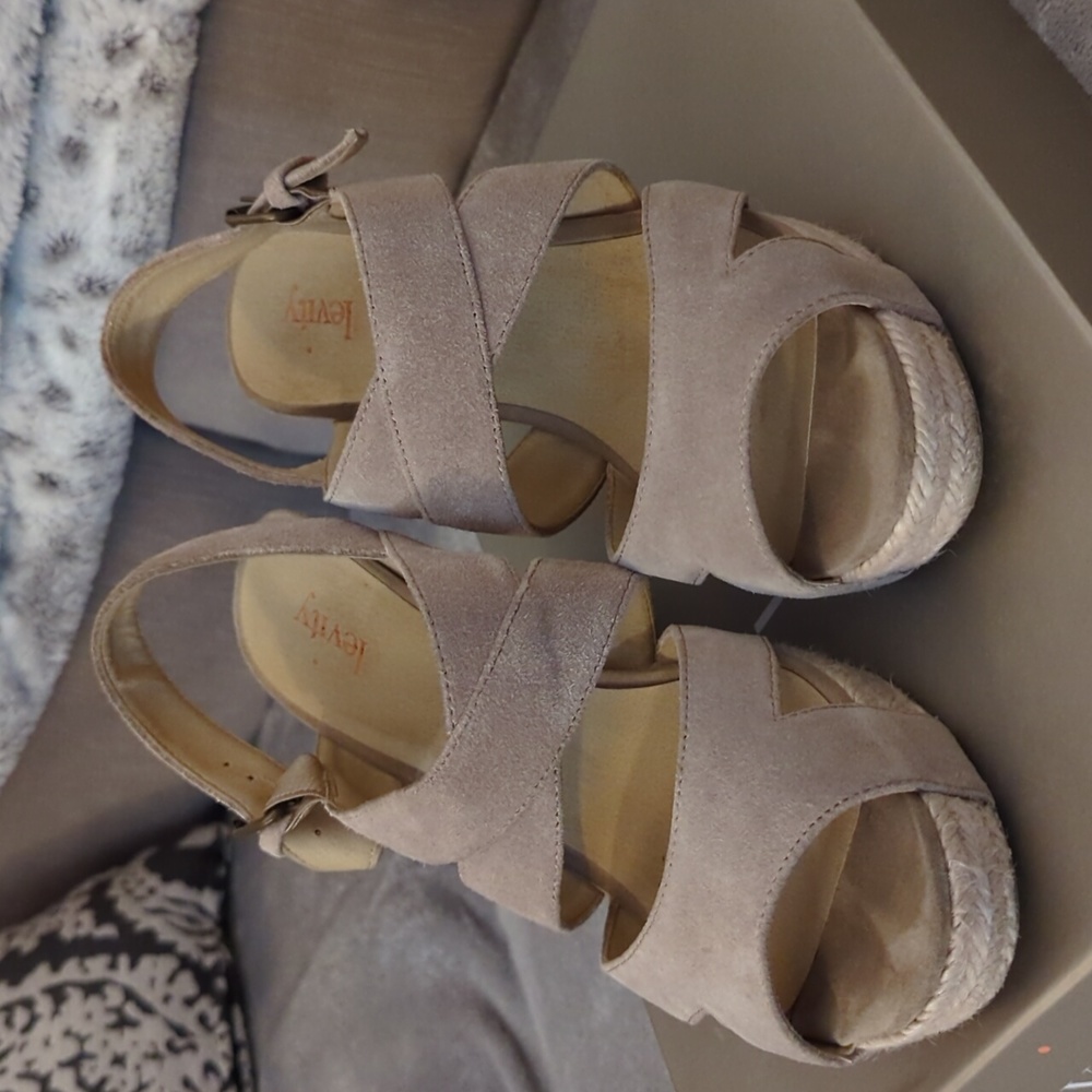 Levity Zabrina Wedge Sandals - Latte